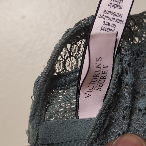 Victoria's Secret Body by Victoria Padded no-wire Racerback Bra - Picture 5 of 6